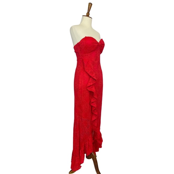 Gorgeous Strapless Red Lace Floor Length Trumpet Gown - Picture 9 of 16
